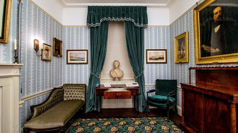 Your chair for his chaise longue